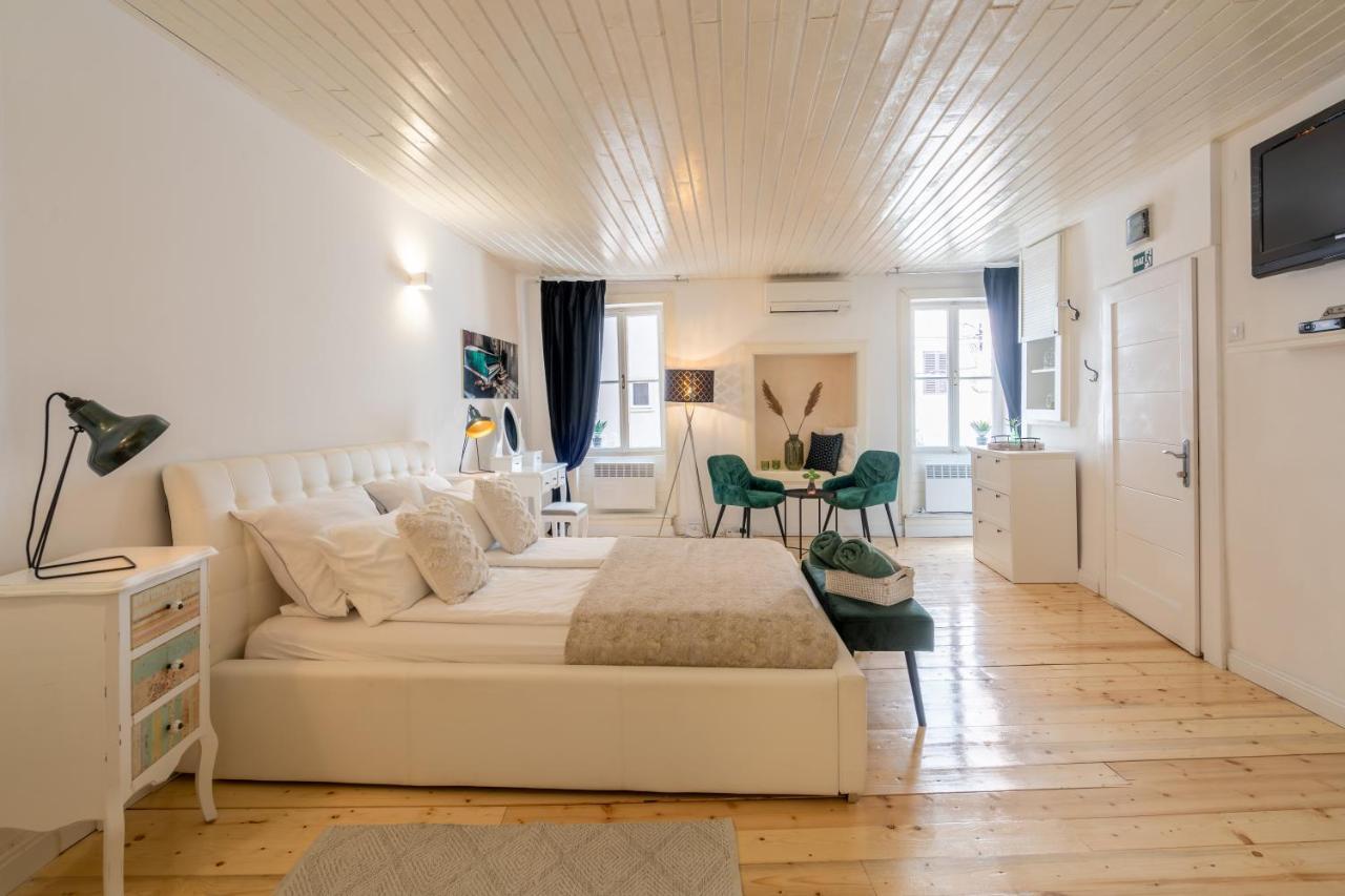 Casanoa Old Town Rovinj Apartment ภายนอก รูปภาพ