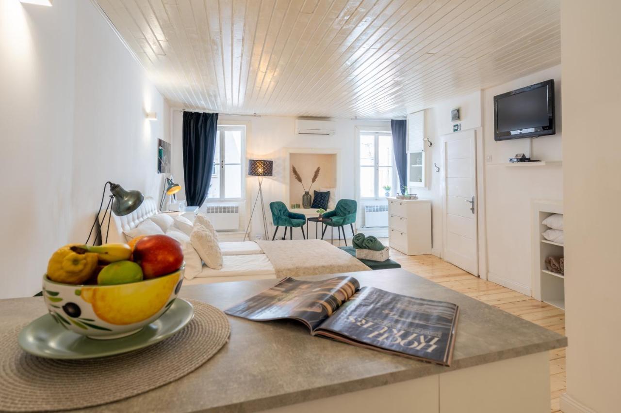 Casanoa Old Town Rovinj Apartment ภายนอก รูปภาพ